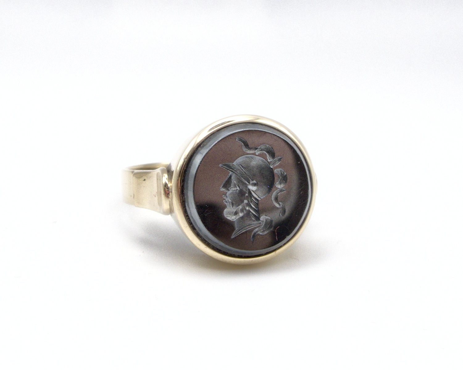 Produktfoto: VINTAGE SIEGEL RING GOLD585 H&Auml;MATIT GRAVUR KRIEGER HELM GR.58 JG 960100810900012