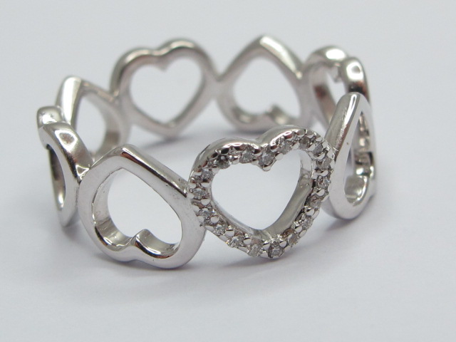 Details zu TIFFANY & CO. METRO HEARTS RING WEISSGOLD 750 BRILLANTEN GR. 52 JG 9810061060011 Details zu TIFFANY & CO. METRO HEARTS RING WEISSGOLD 750 BRILLANTEN GR. 52 JG 9810061060011